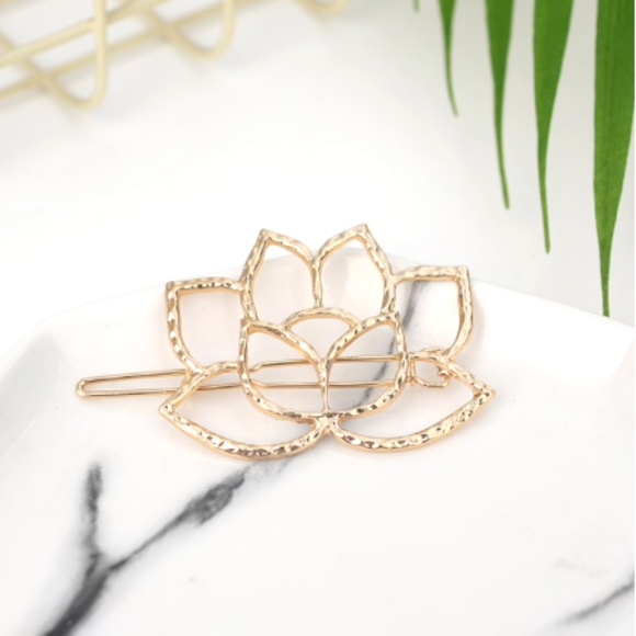 Lotus Flower Hair Clip - Picture 1 of 3